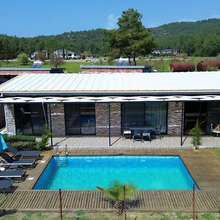 Villa Defne 3+1 Villa, Ovacik, Oeluedeniz,